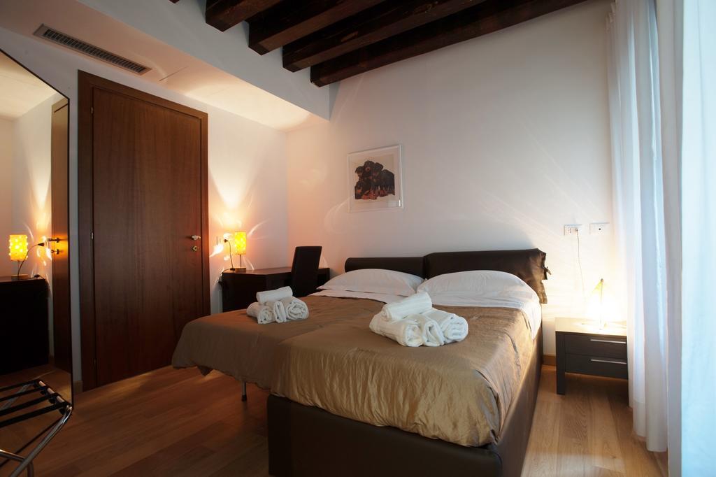 The Lion'S House Apt2 Venice Room photo
